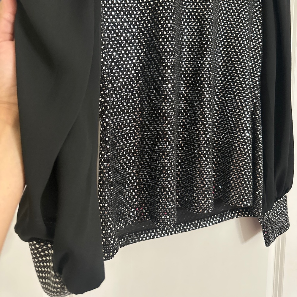 Beautiful blouse - Picture 3 of 3